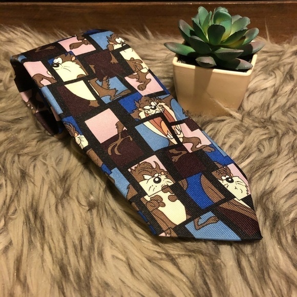 VINTAGE Looney Toons Tie! - Picture 1 of 4